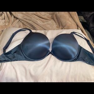 Victoria’s Secret very sexy push up bra 34DDD gray